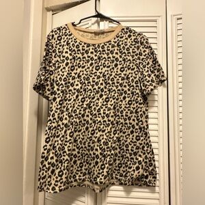 Women’s leopard print t shirt. Size large. Brand yidarton . Never worn .